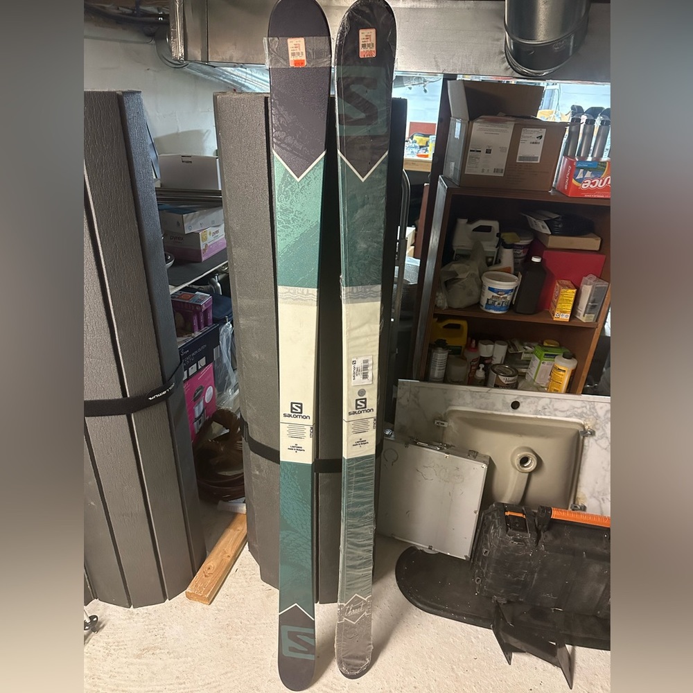 Salomon skis